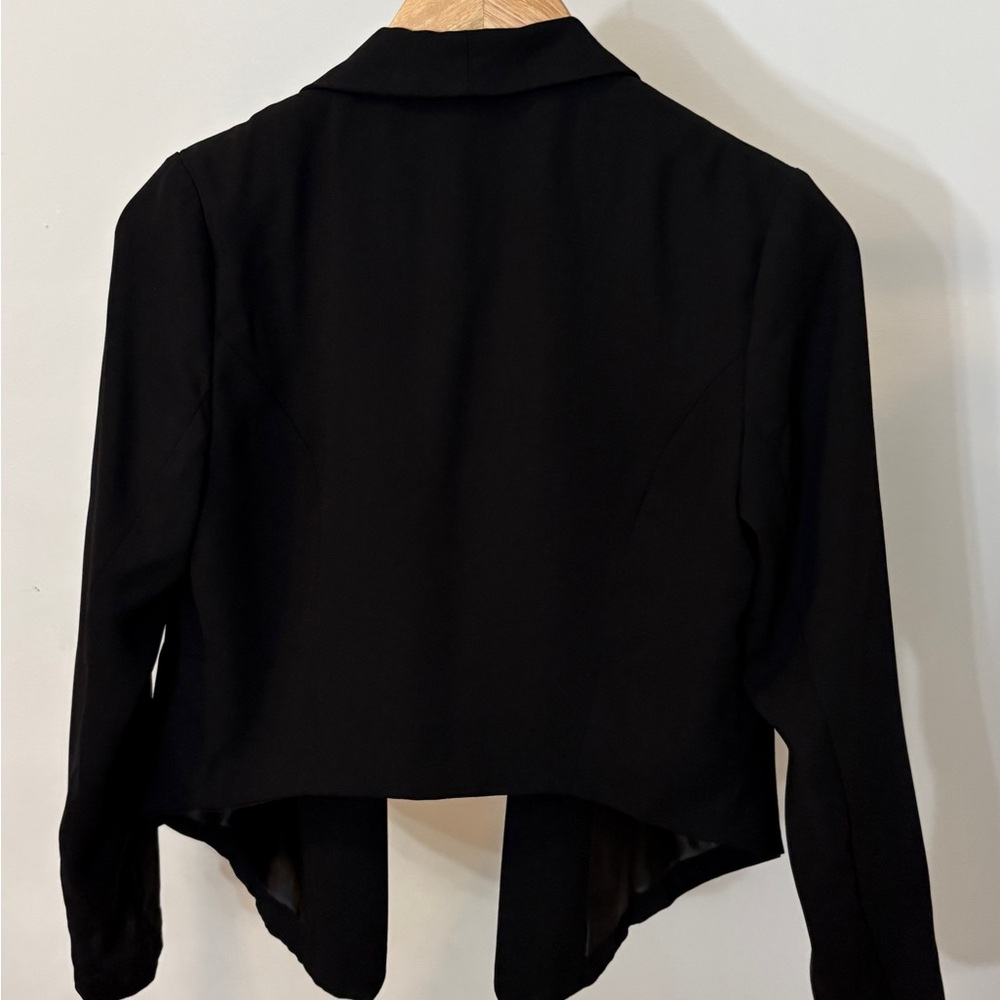 SWS Women's Elegant Black Blazer - Picture 2 of 3
